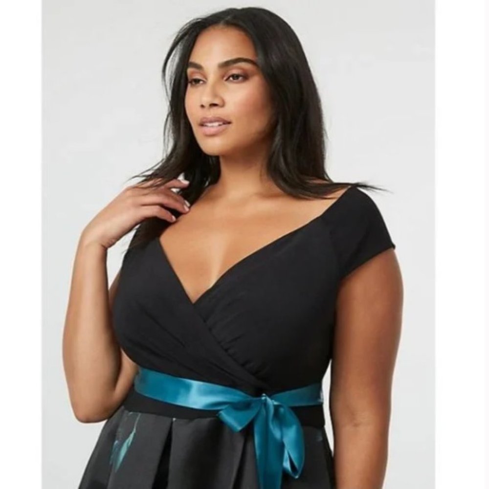 Le Chateau PLUS SIZE Teal Blue Emerald Green Black Leaf Fit Flare Formal dress - Picture 3 of 6